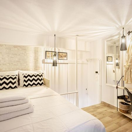 Acropolis Elegant Maisonette By Lodgespot Athén Kültér fotó
